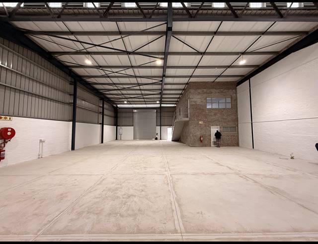 641M² WAREHOUSE FOR SALE IN FIRGROVE
